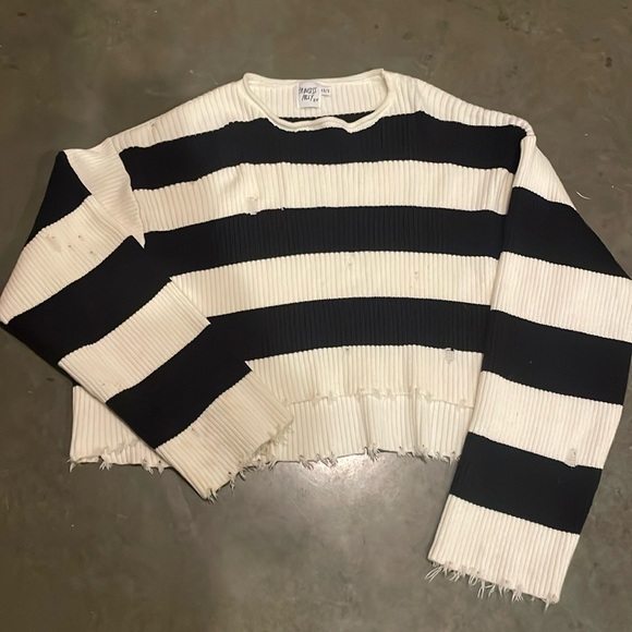 Princess Polly Sweaters - Princess Polly sweater crop (intentionally distressed)